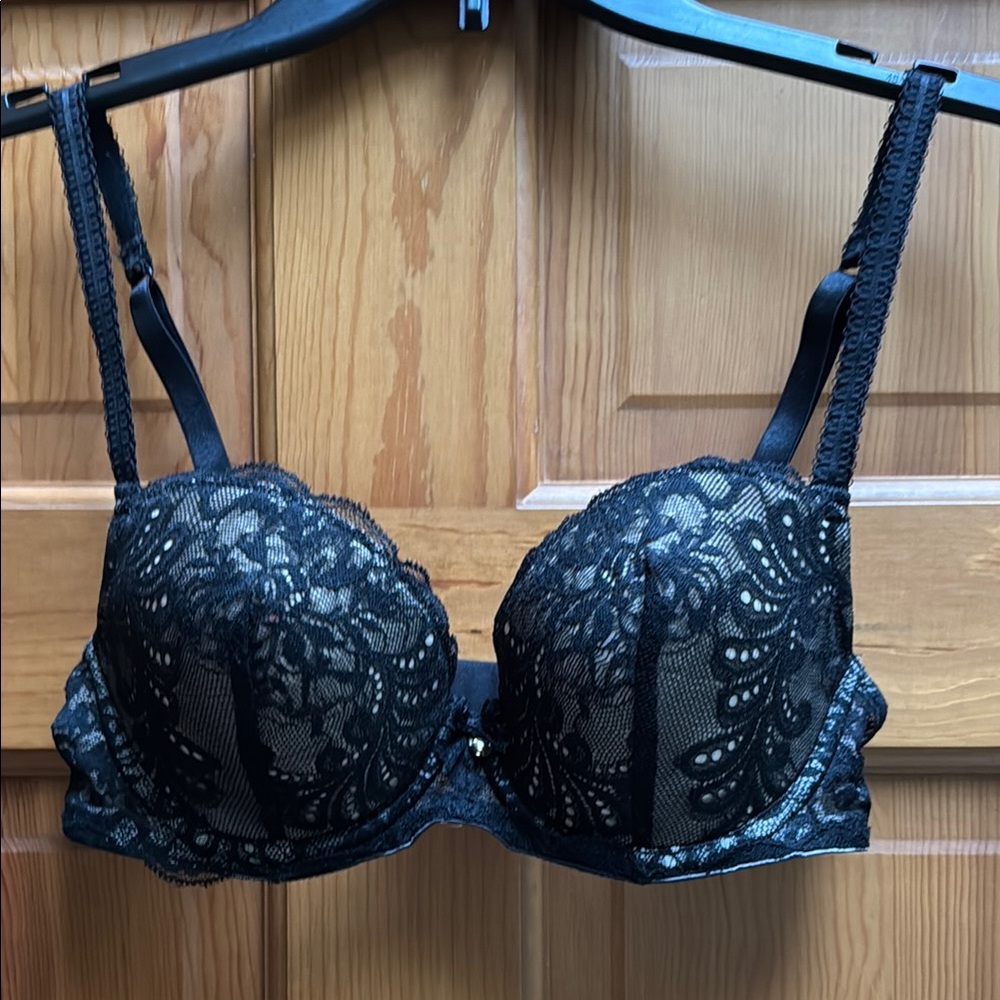 Le Mystere Black Lace Push-Up Bra with Floral Pattern